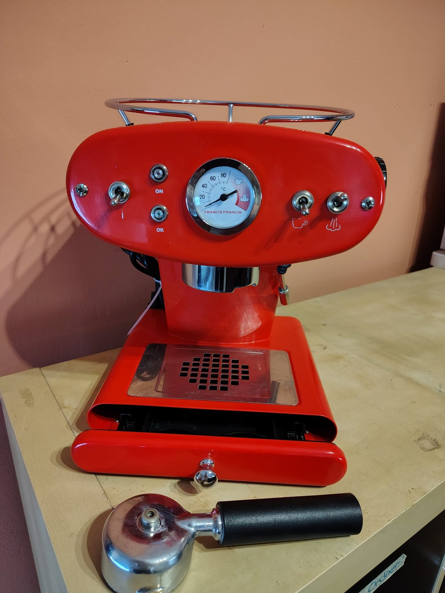 Francis Francis X1 Espressomaschine – Rot | Siebträger | Generalüberholt mit 3 Monaten Garantie