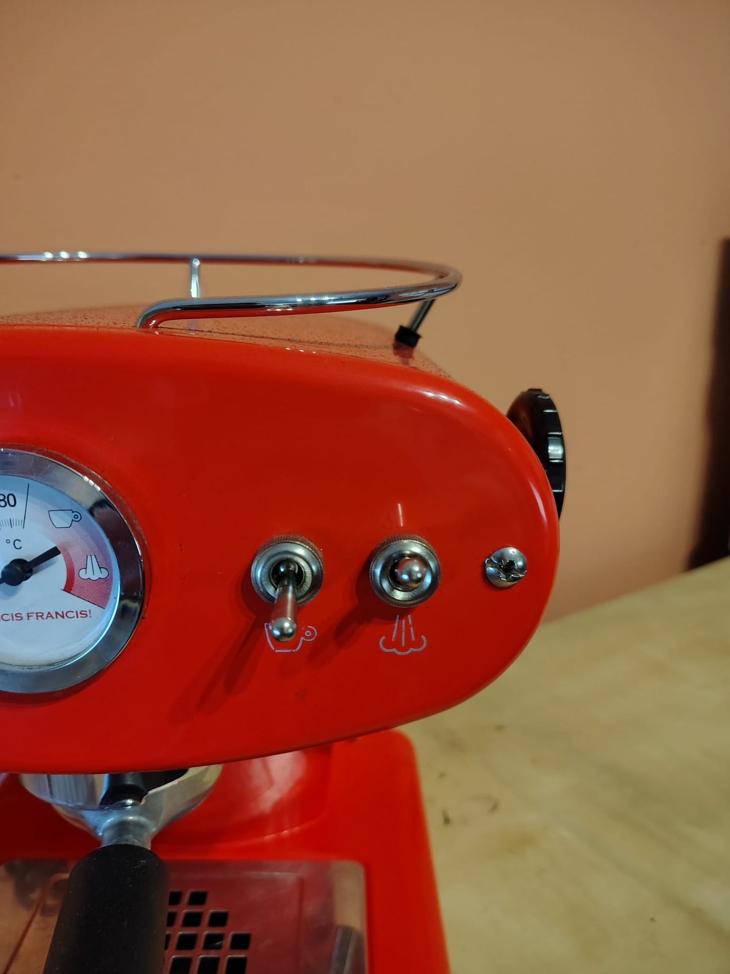 Francis Francis X1 Espressomaschine – Rot | Siebträger | Generalüberholt mit 3 Monaten Garantie