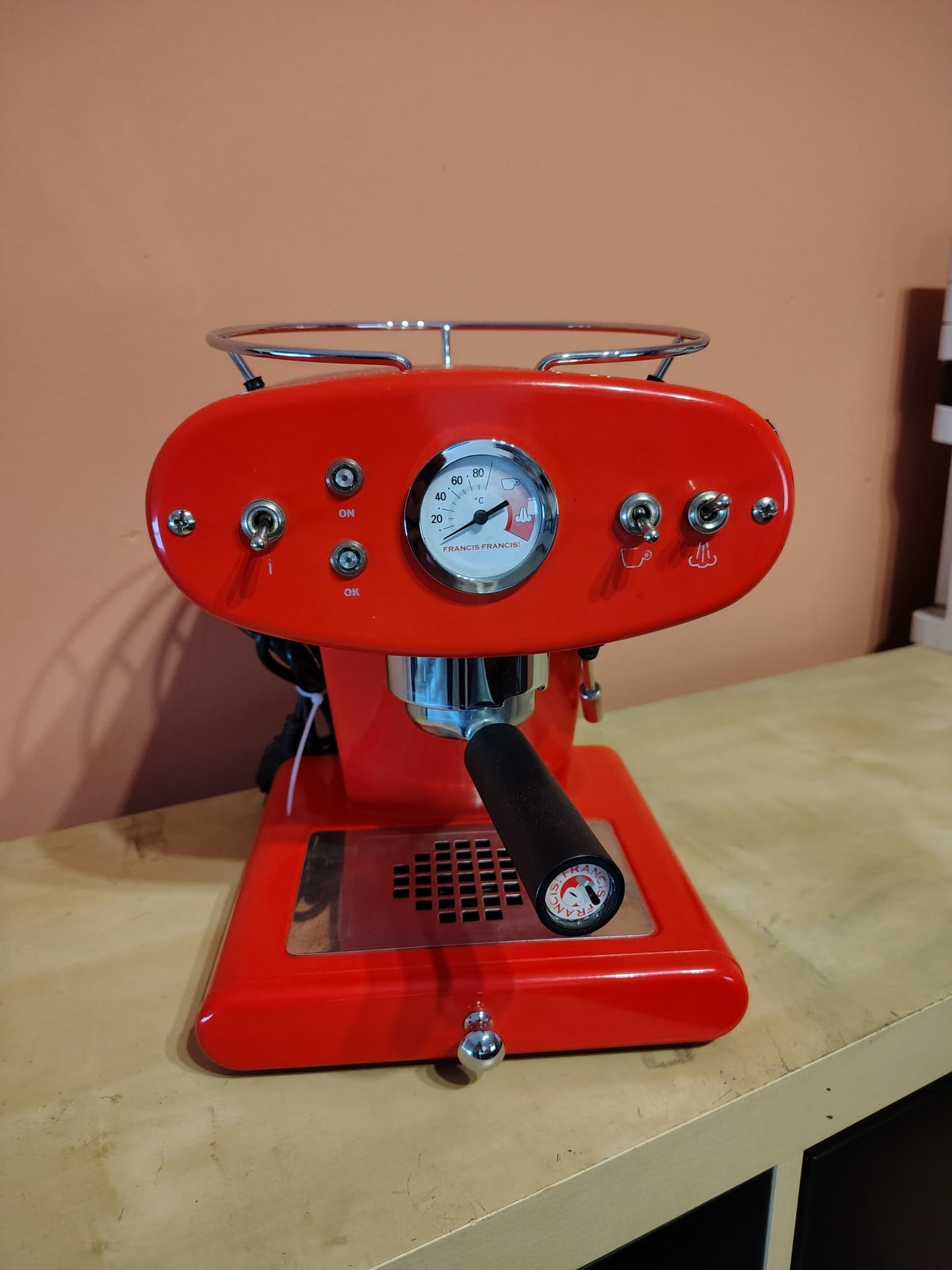 Francis Francis X1 Espressomaschine – Rot | Siebträger | Generalüberholt mit 3 Monaten Garantie